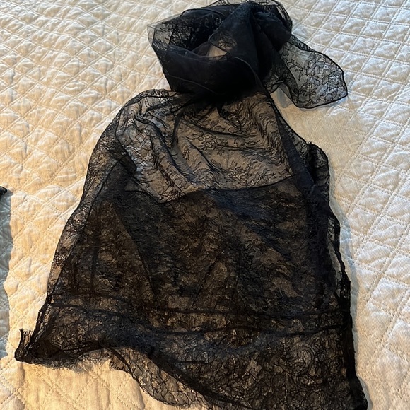 Valentino vintage Authentic, lace lined with second layer of lace. Gorgeous - Picture 9 of 12